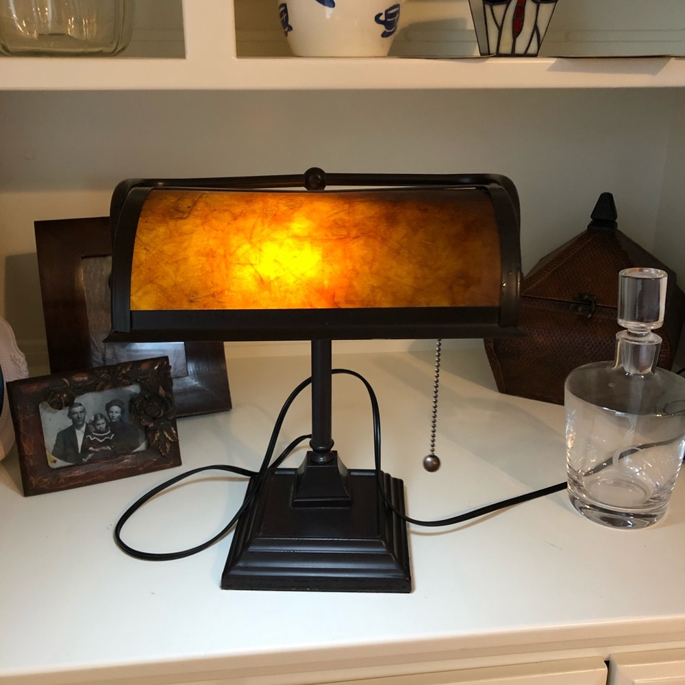 Desk lamp